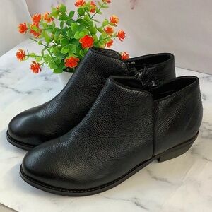NWT Softwalk Ankle Boot Black 6W